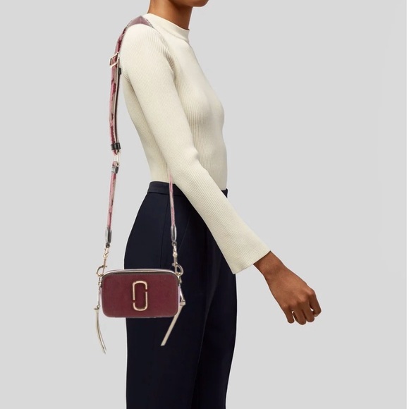 Marc Jacobs Handbags - MARC JACOBS
Saffiano Small Snapshot Camera Bag Burgundy Pink